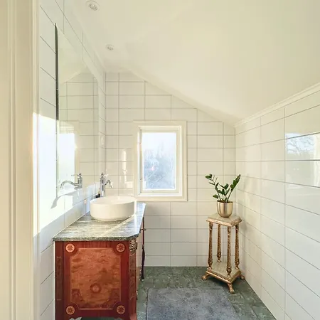 Strandnaes Gard Villa