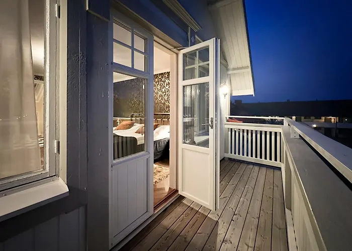 Strandnaes Gard * مارييهامن